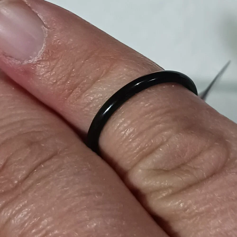 NWOT Black Titanium Steel Thin Stackable Ring Size 7 - Picture 4 of 9